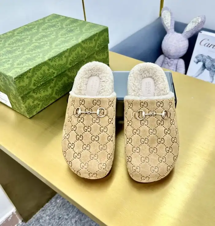 hype Gucci Slippers