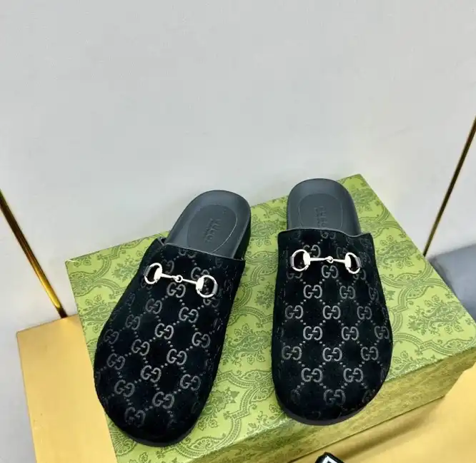 hype Gucci Slippers