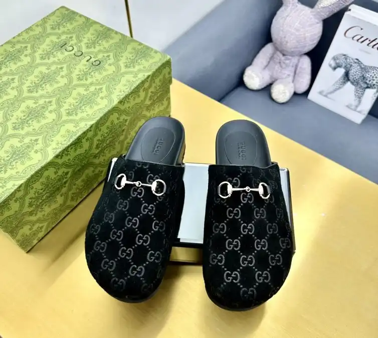 hype Gucci Slippers