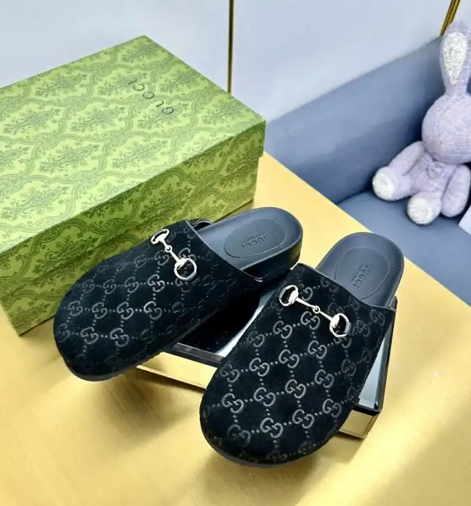 hype Gucci Slippers