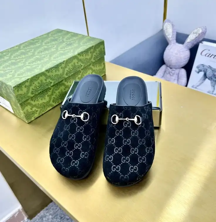 hype Gucci Slippers