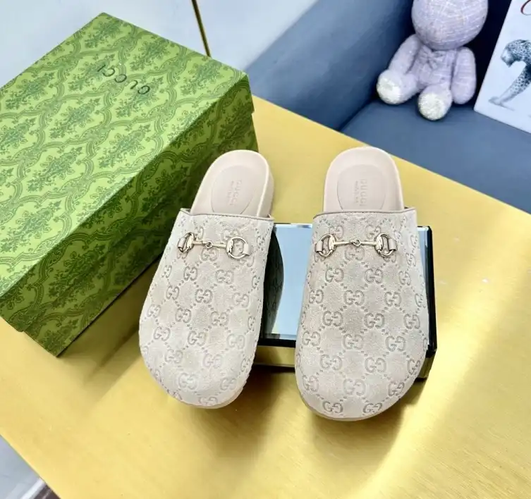 hype Gucci Slippers