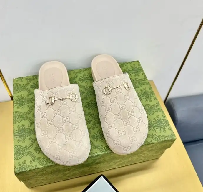 hype Gucci Slippers