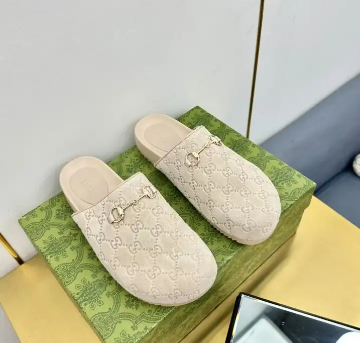 hype Gucci Slippers