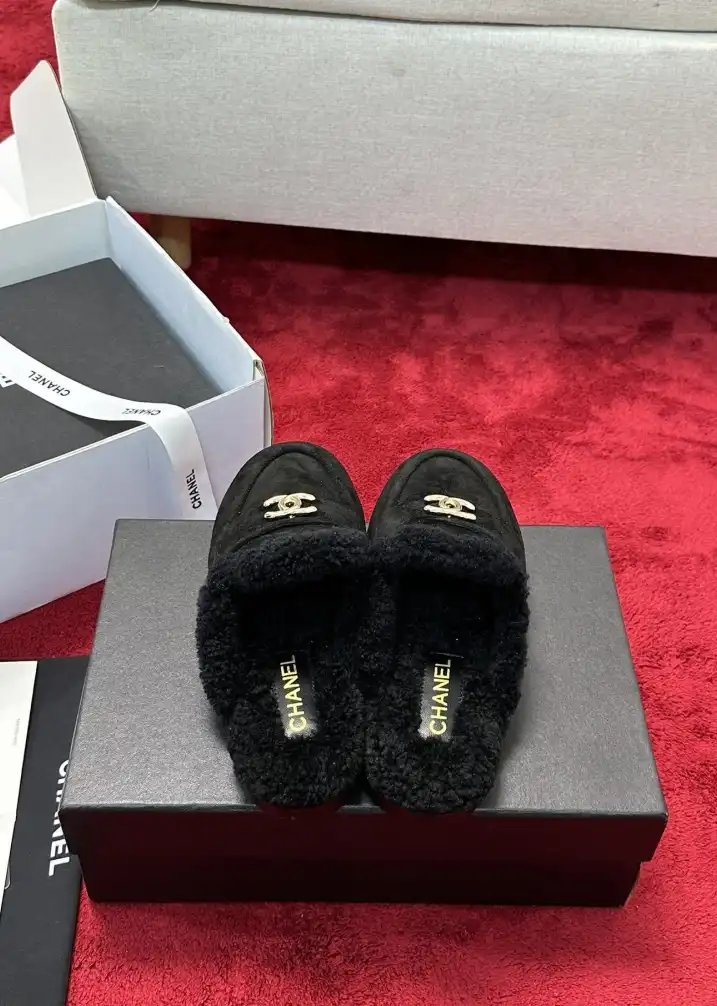 hype Chanel Slippers