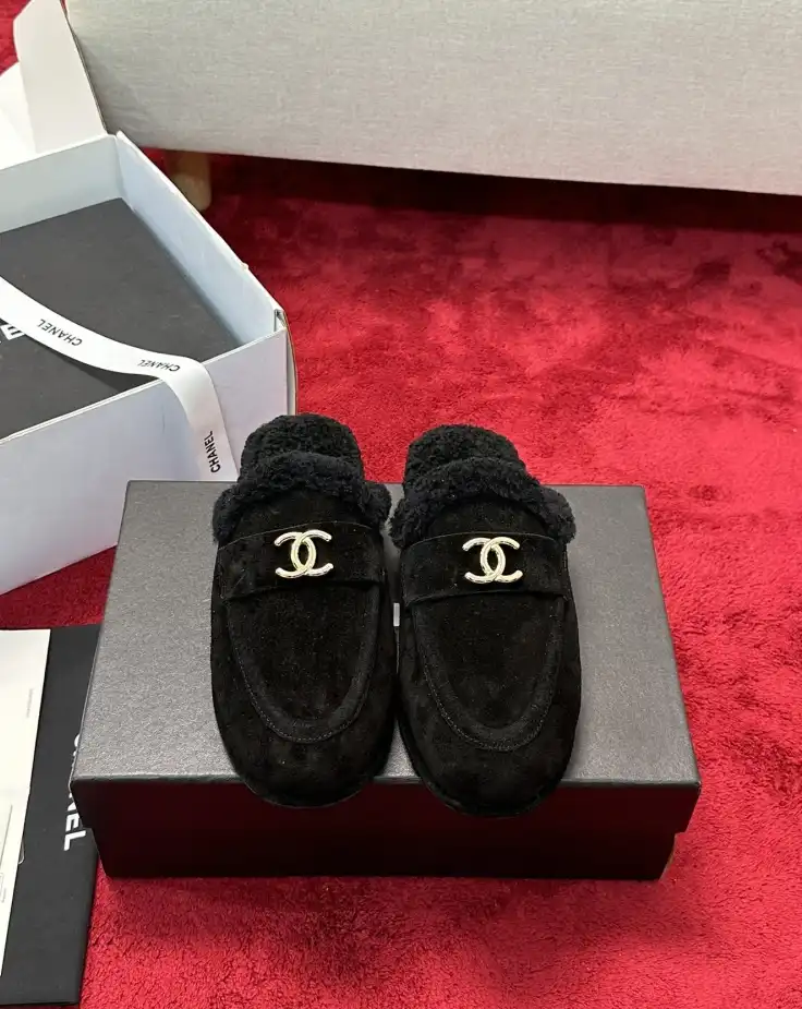 hype Chanel Slippers