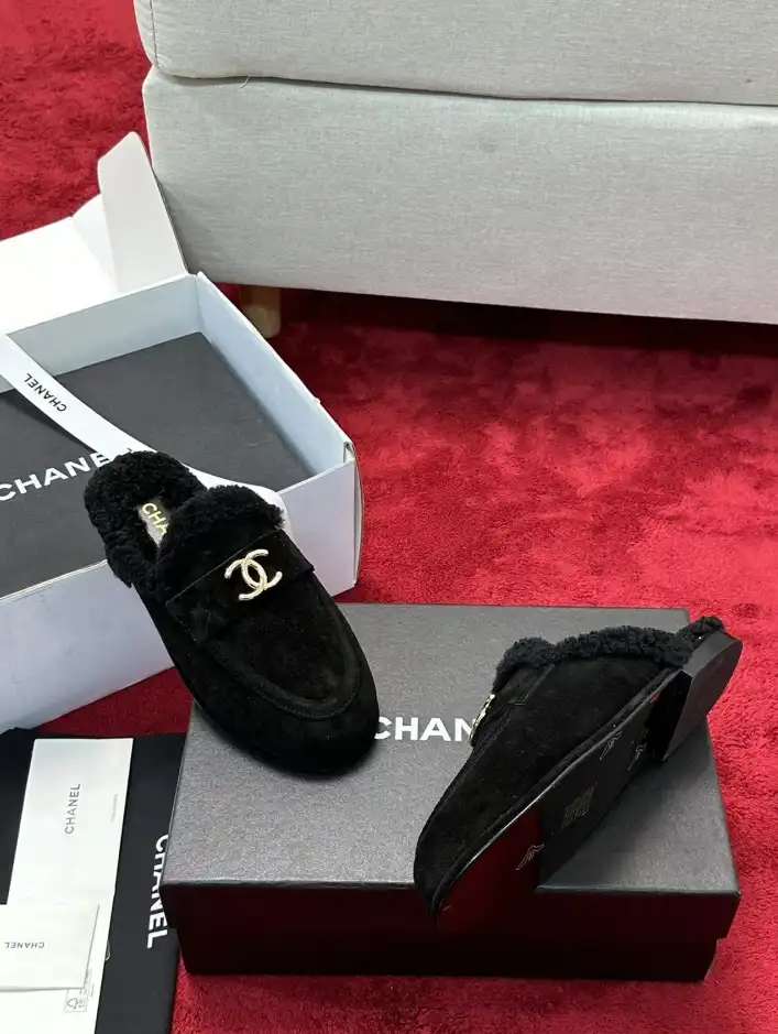 hype Chanel Slippers