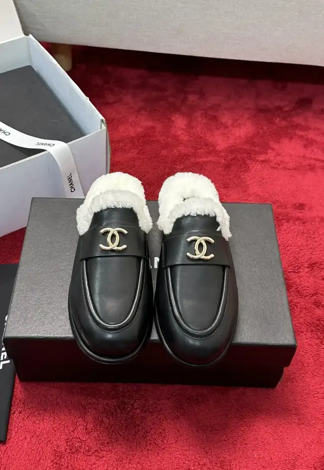 hype Chanel Slippers