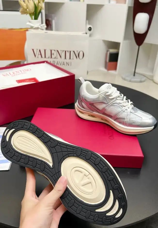 hype Valentino Sneakers