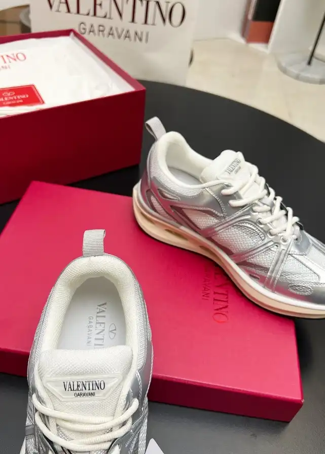 hype Valentino Sneakers