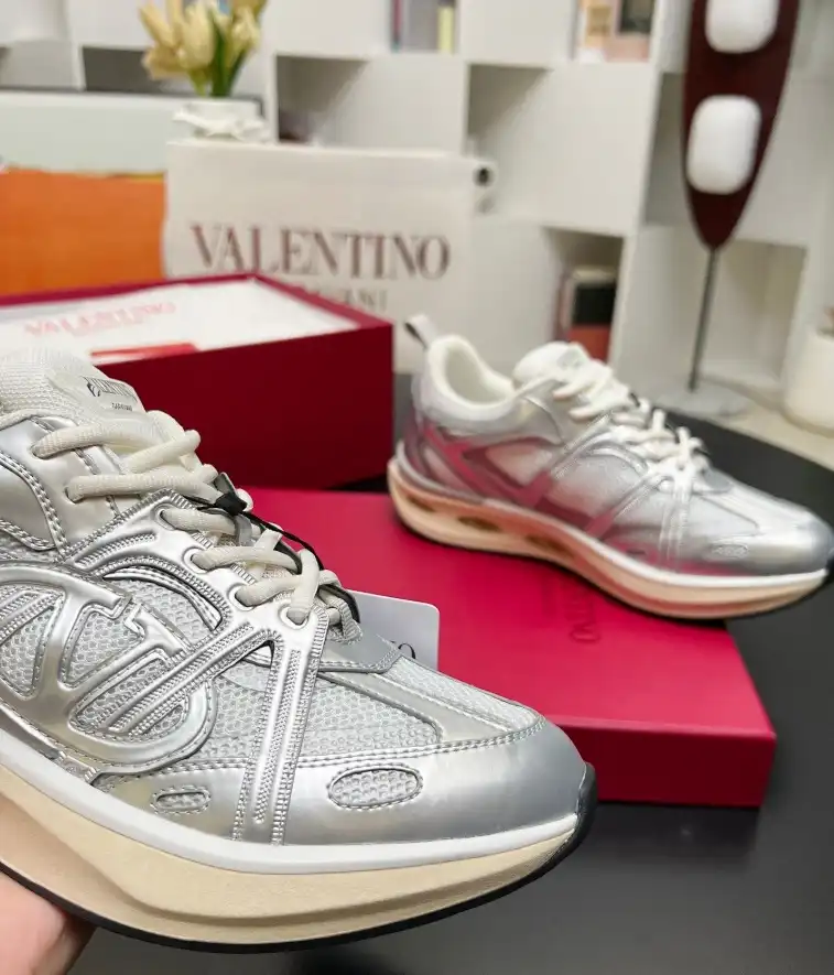 hype Valentino Sneakers