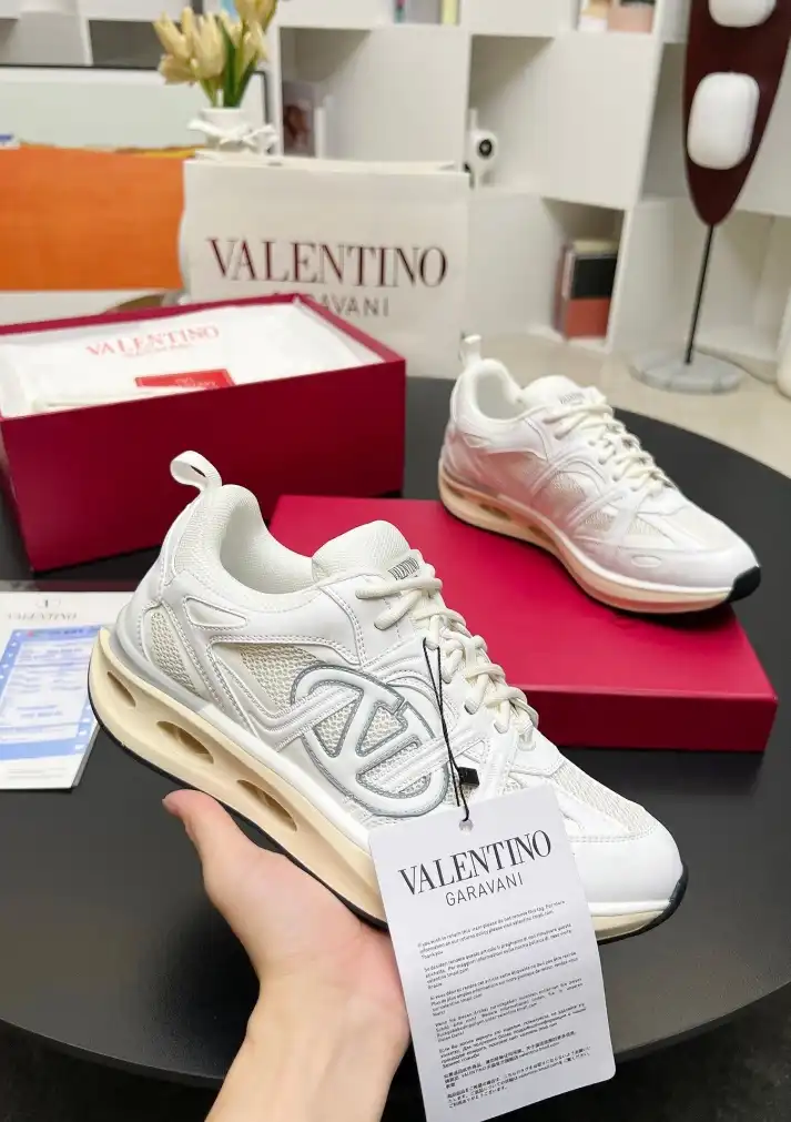 hype Valentino Sneakers