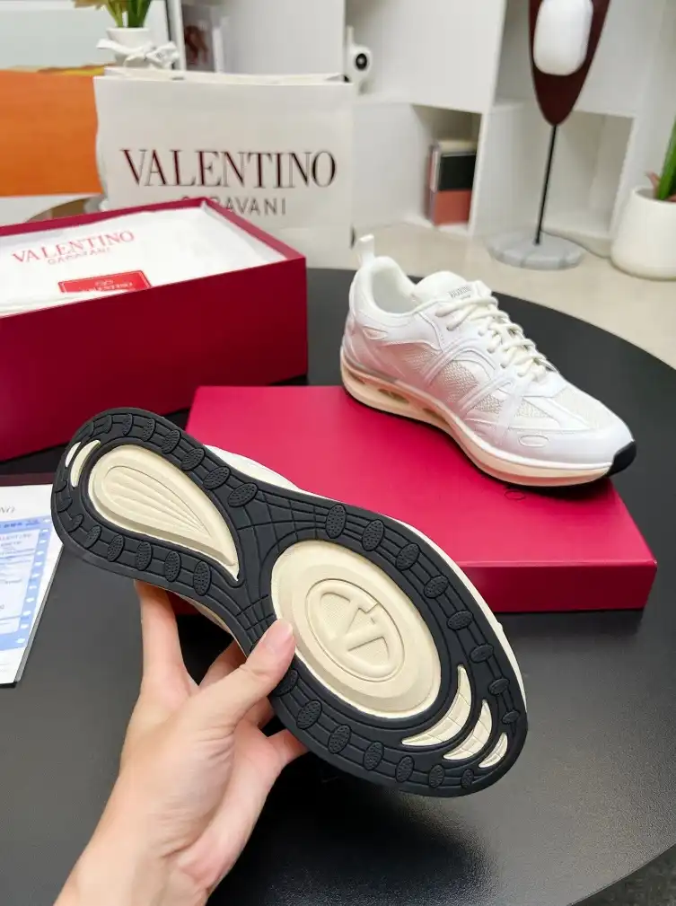 hype Valentino Sneakers