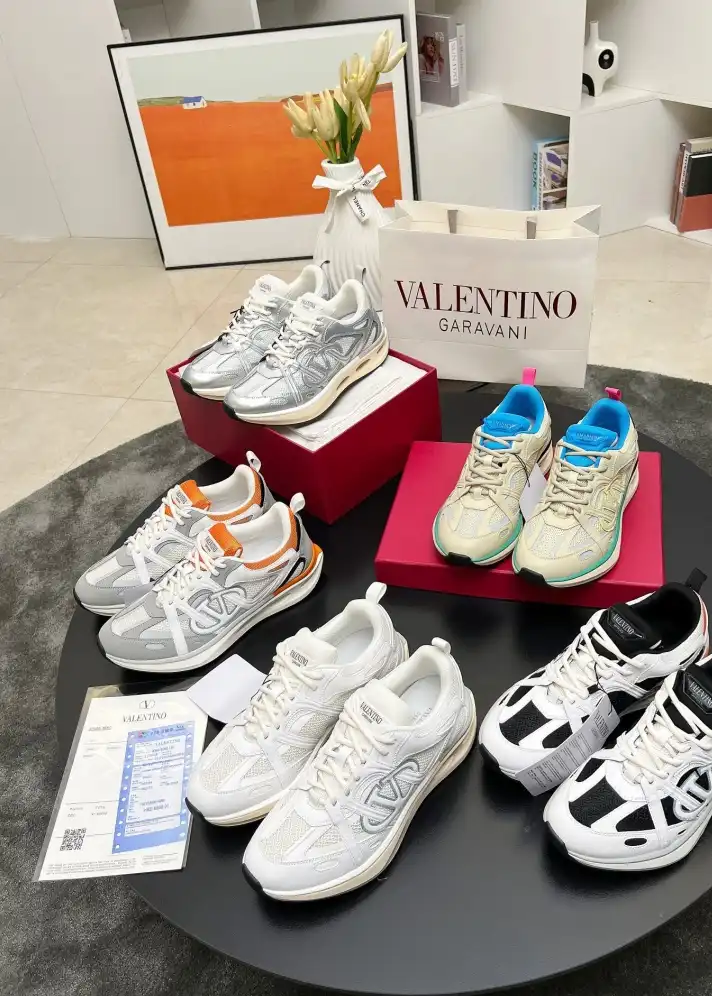 hype Valentino Sneakers