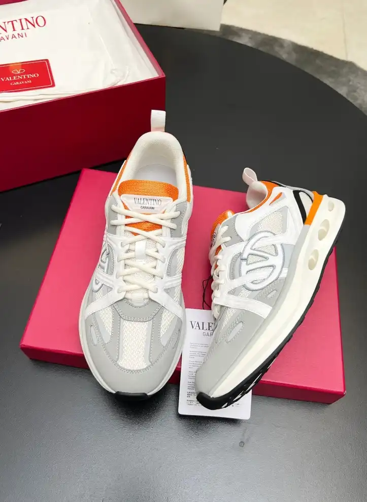 hype Valentino Sneakers