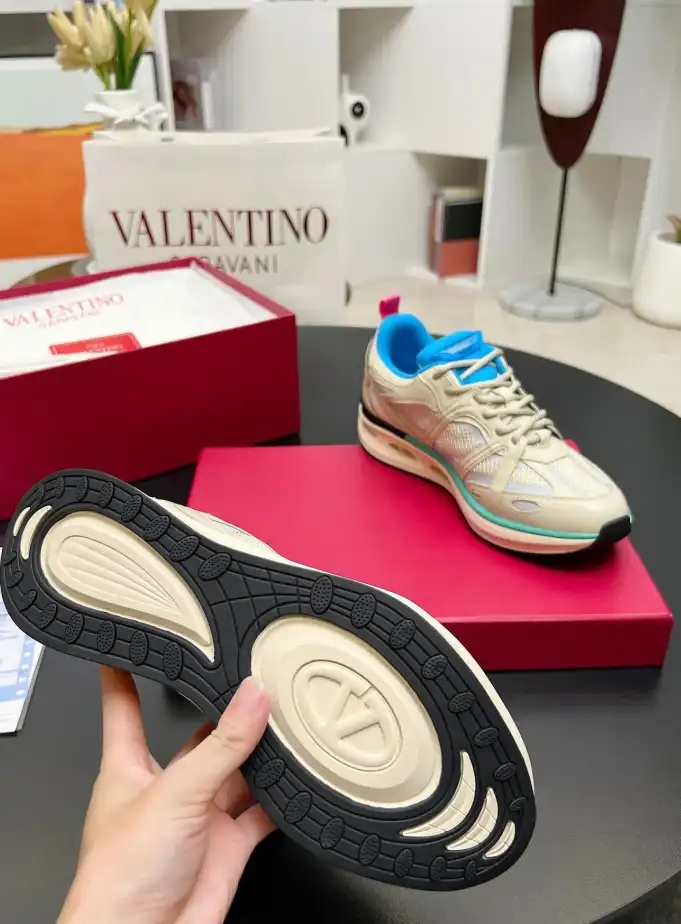 hype Valentino Sneakers