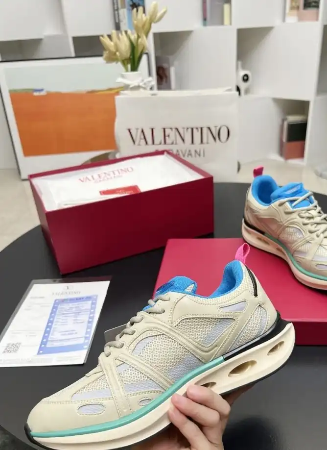 hype Valentino Sneakers