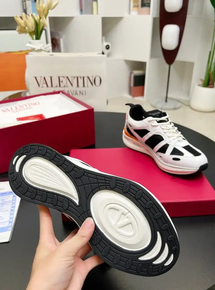 hype Valentino Sneakers