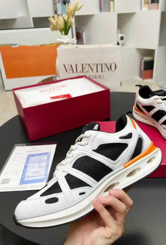 hype Valentino Sneakers