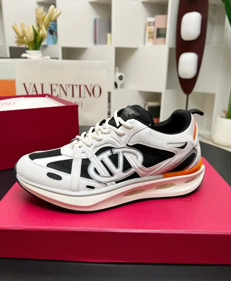 hype Valentino Sneakers