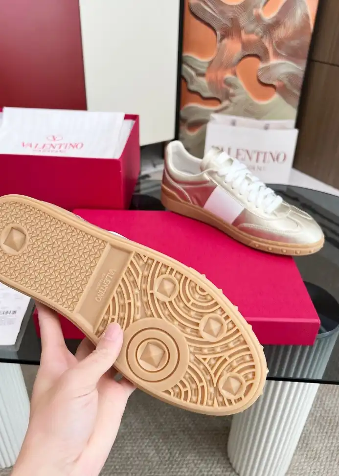 hype Valentino Sneakers