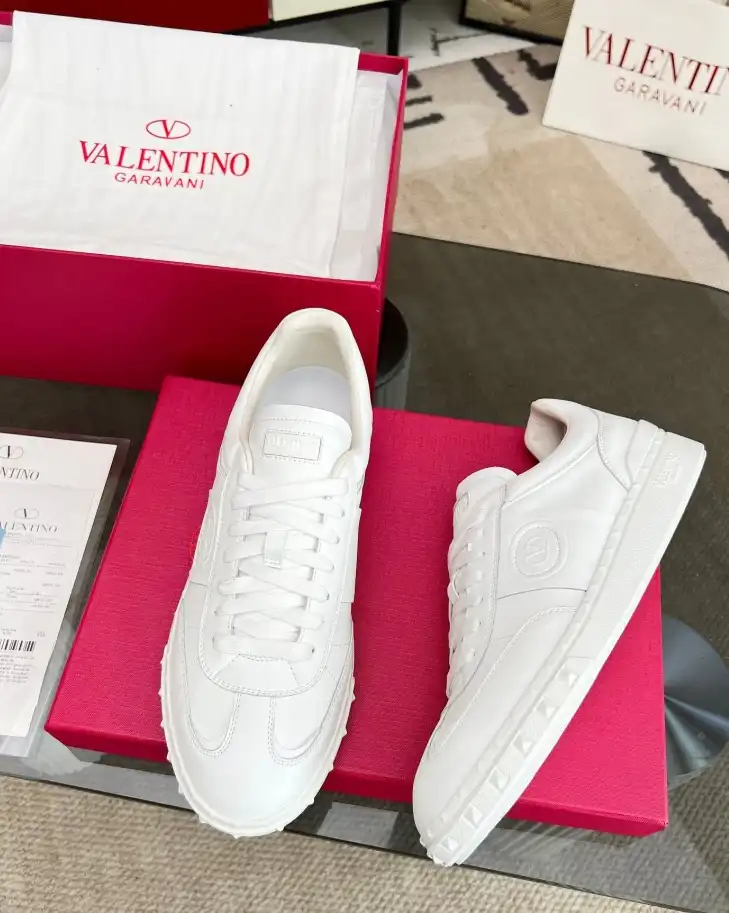 hype Valentino Sneakers