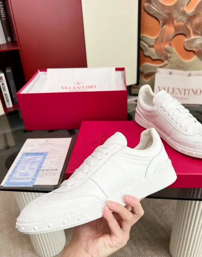 hype Valentino Sneakers