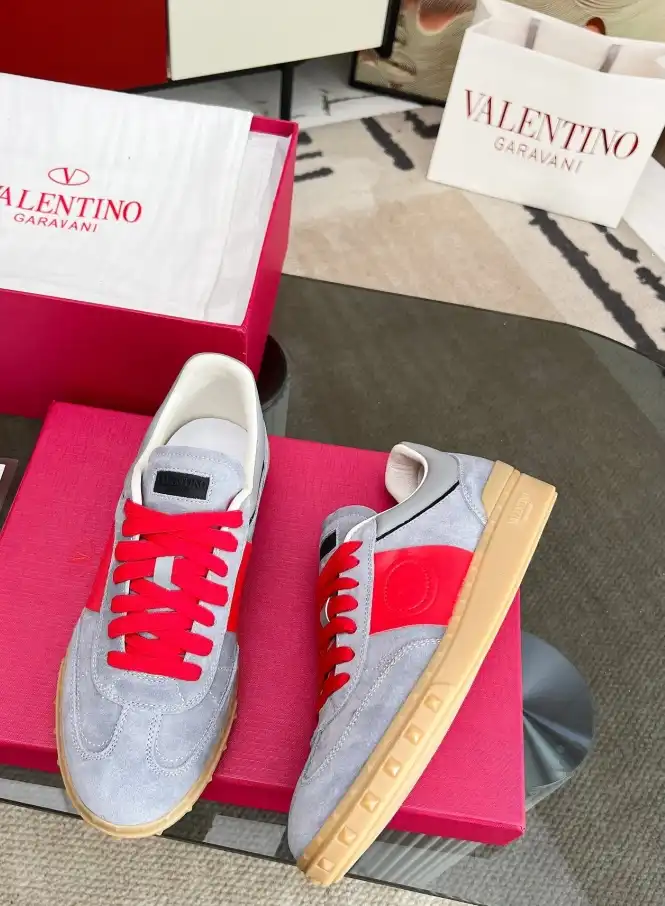 hype Valentino Sneakers