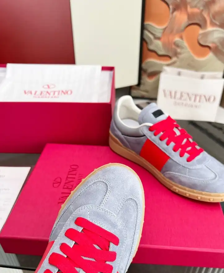 hype Valentino Sneakers