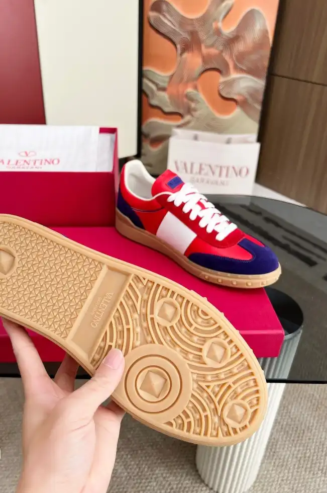 hype Valentino Sneakers