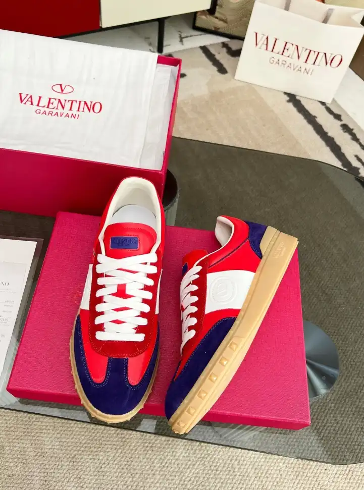 hype Valentino Sneakers