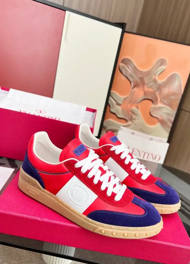 hype Valentino Sneakers