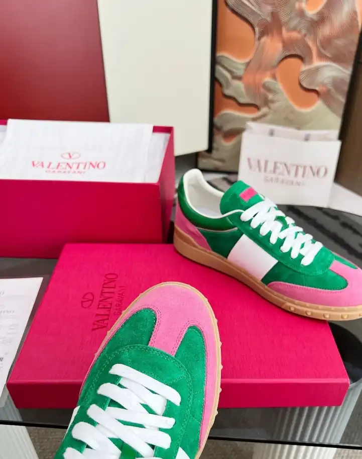 hype Valentino Sneakers