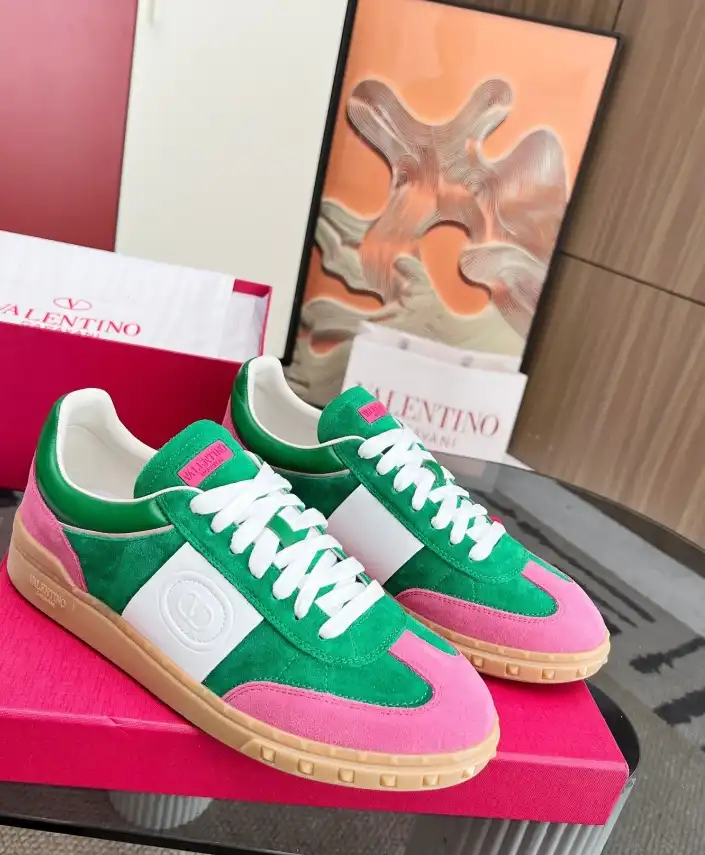 hype Valentino Sneakers