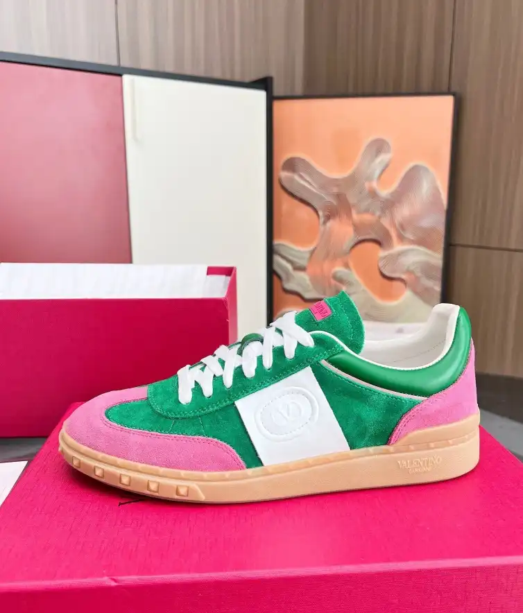 hype Valentino Sneakers