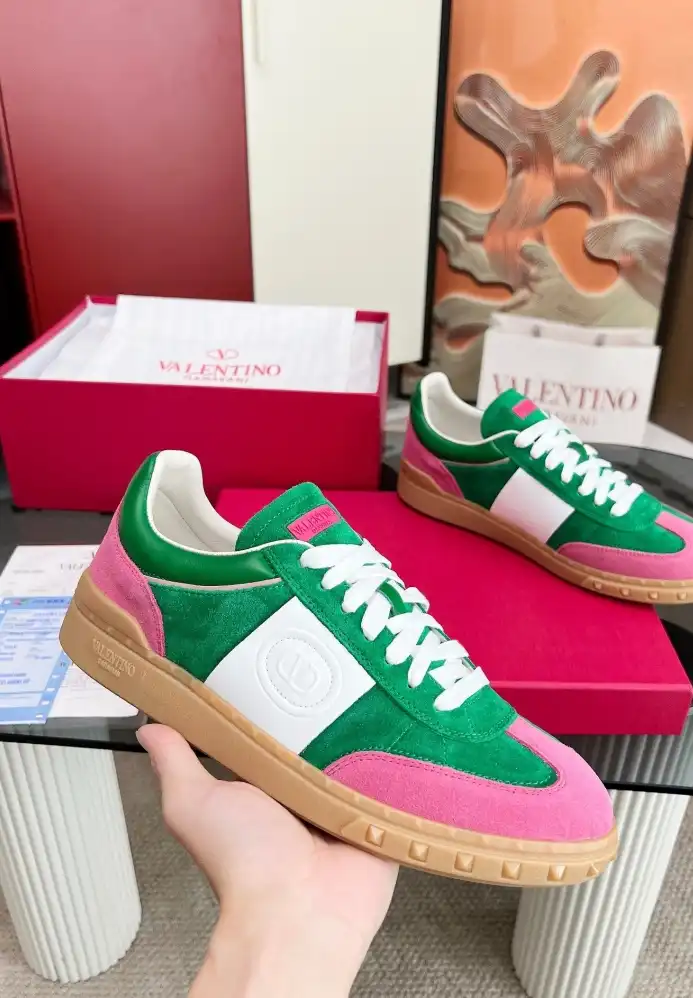 hype Valentino Sneakers