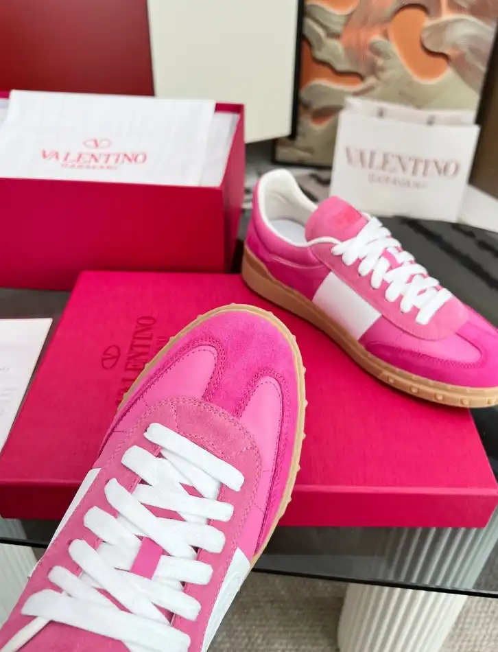 hype Valentino Sneakers