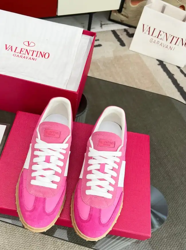 hype Valentino Sneakers