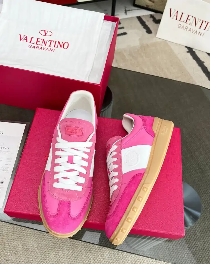 hype Valentino Sneakers