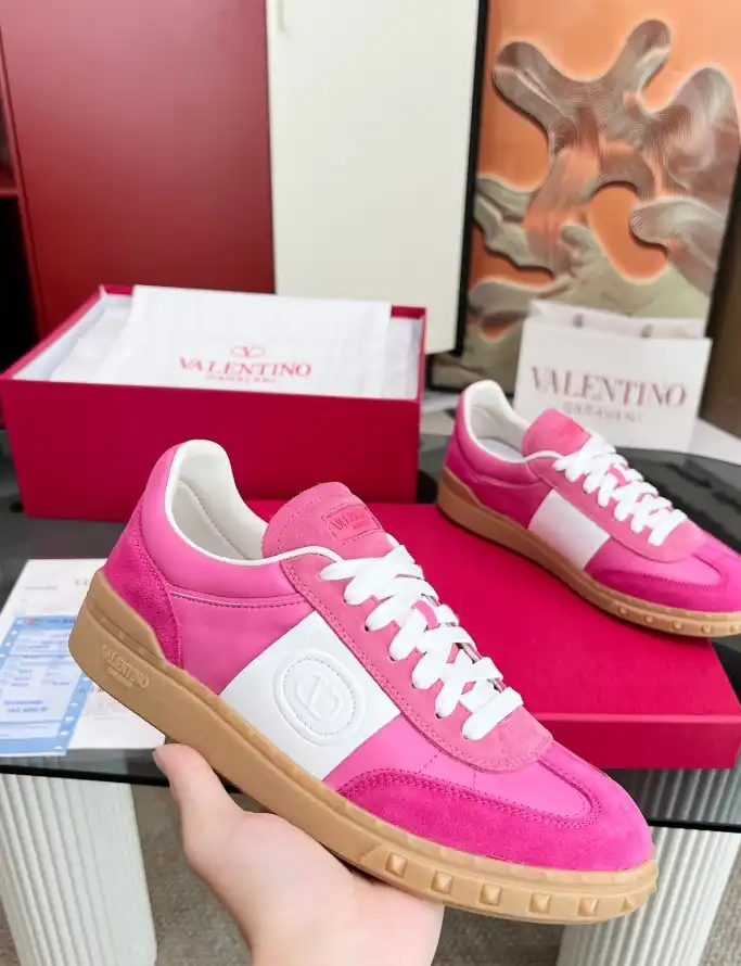 hype Valentino Sneakers