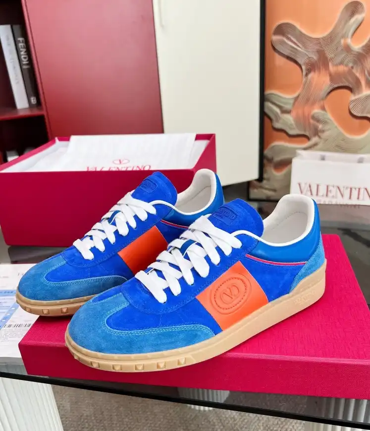 hype Valentino Sneakers