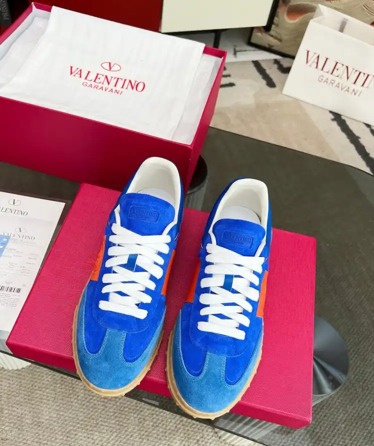 hype Valentino Sneakers