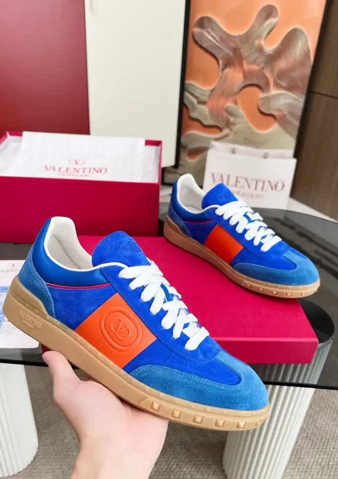 hype Valentino Sneakers