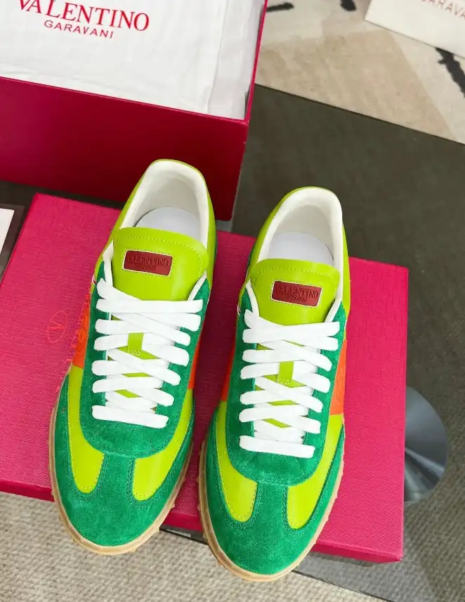 hype Valentino Sneakers