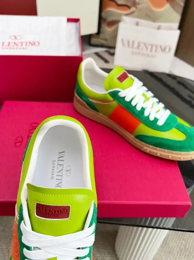 hype Valentino Sneakers