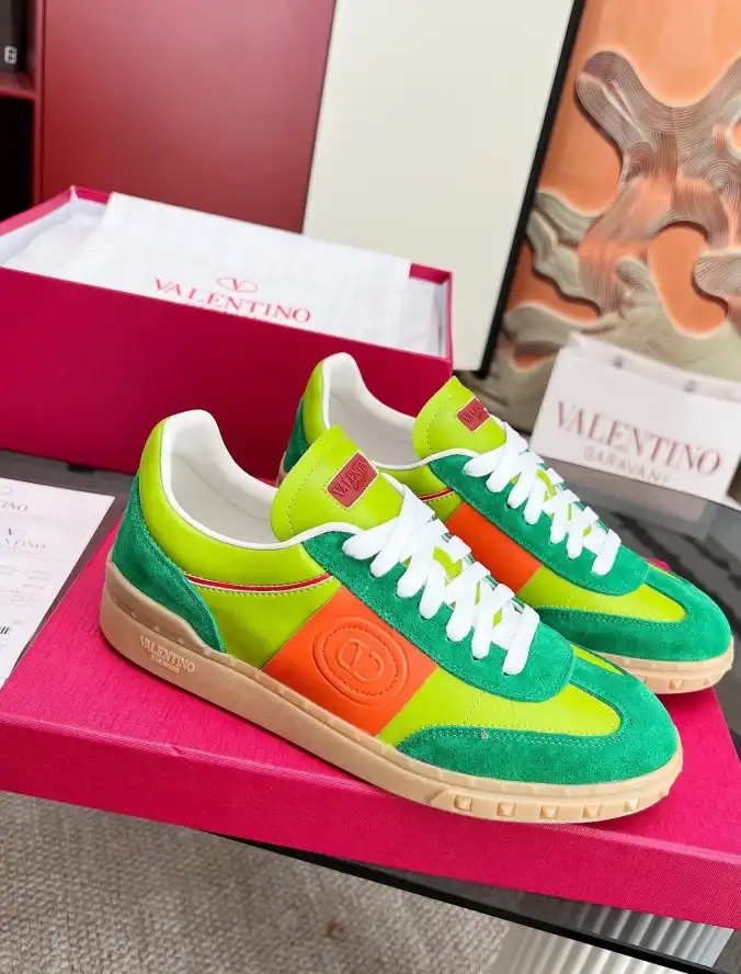 hype Valentino Sneakers