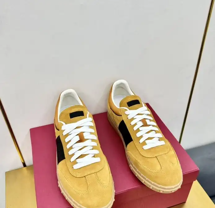 hype Valentino Sneakers