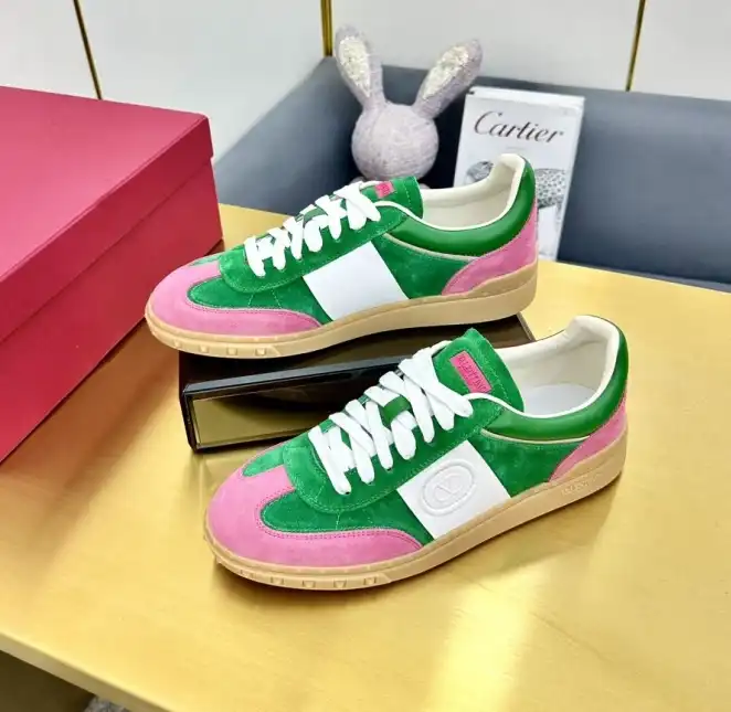 hype Valentino Sneakers