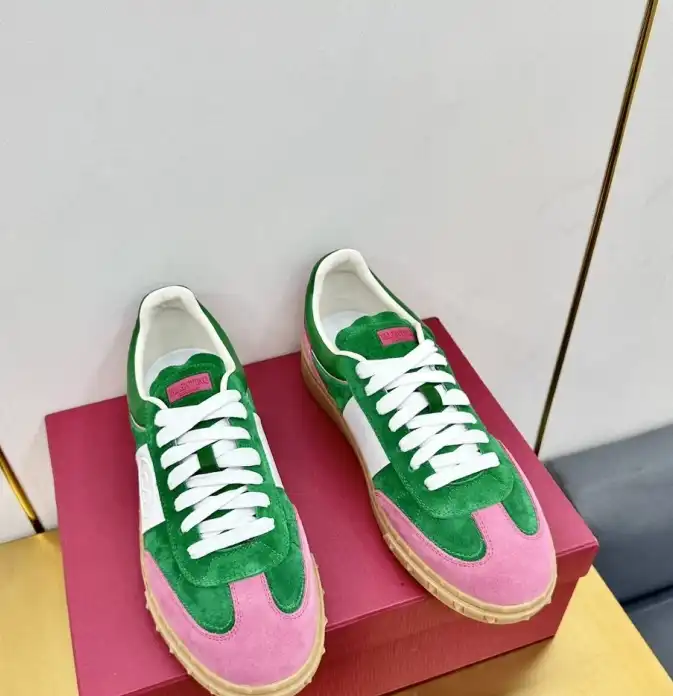 hype Valentino Sneakers