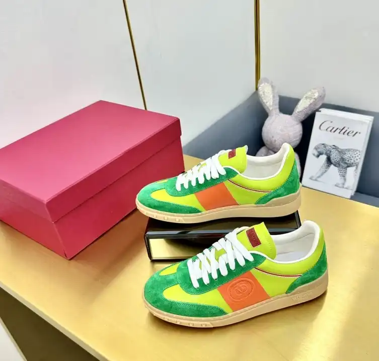 hype Valentino Sneakers